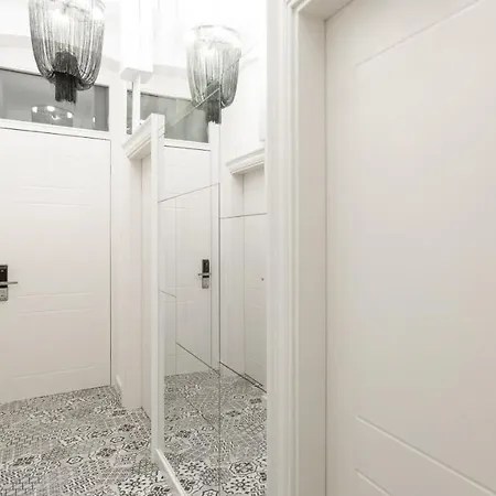 بيت ضيافة Marie Centar 4*