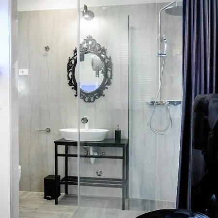 Marie Centar בית הארחה 4*